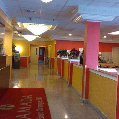 Ramada By Wyndham East Orange Hotel Buitenkant foto