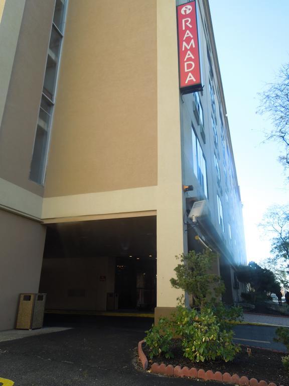 Ramada By Wyndham East Orange Hotel Buitenkant foto