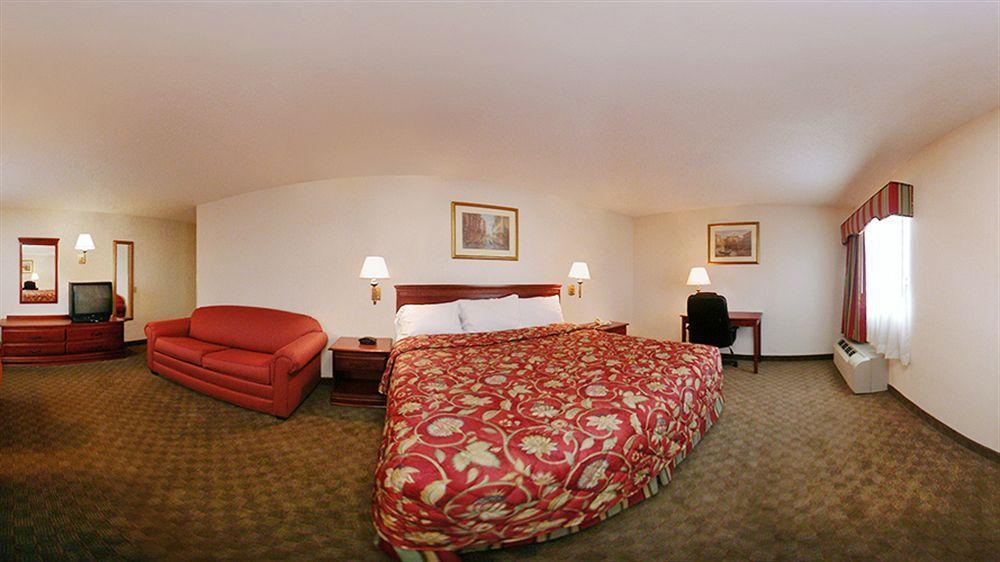 Ramada By Wyndham East Orange Hotel Buitenkant foto