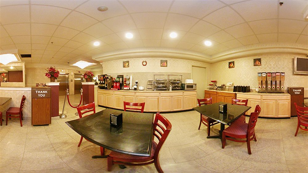 Ramada By Wyndham East Orange Hotel Buitenkant foto